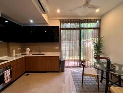Holland Link (D10), Terrace #562524001